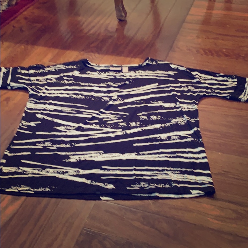 Chico’s size 1 Casual Top